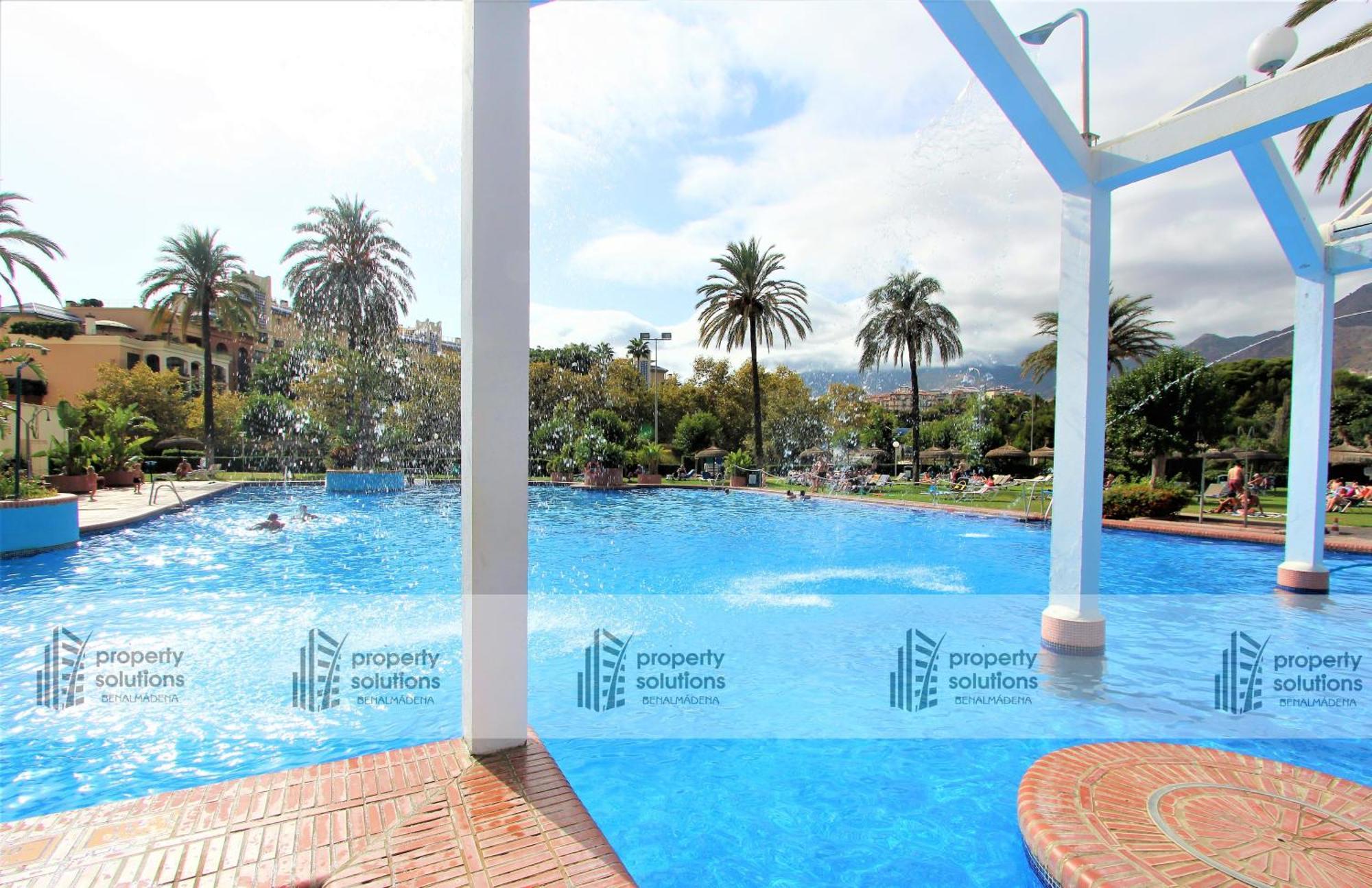 Benalbeach 1010 - Vista Al Mar - Piscina Todo El Ano - Primera Linea De Playa Benalmádena Exterior photo
