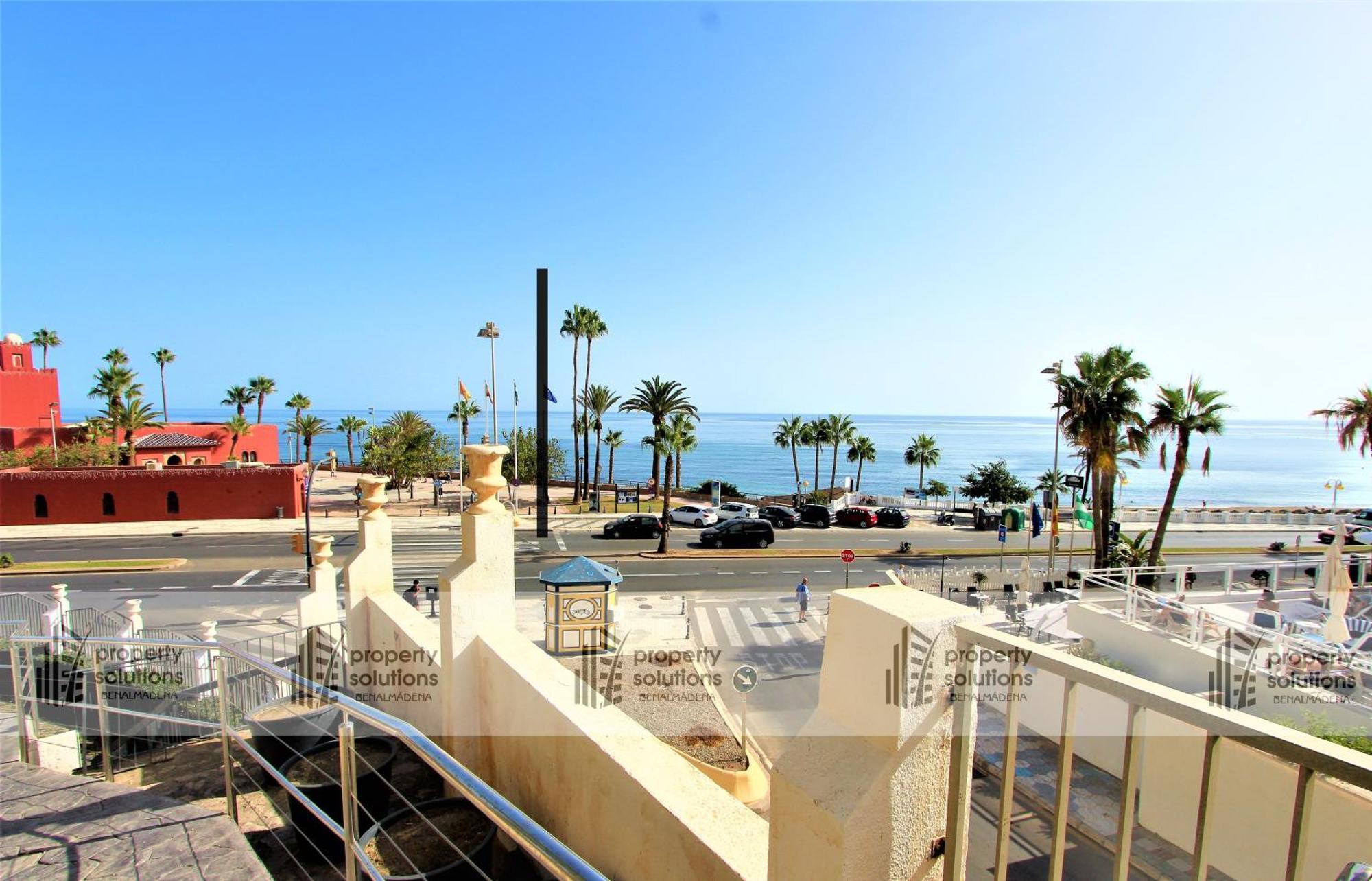 Benalbeach 1010 - Vista Al Mar - Piscina Todo El Ano - Primera Linea De Playa Benalmádena Exterior photo